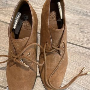Like new Tory Burch size 9 lace up suede ankle booties